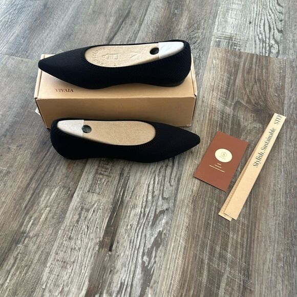 Elegant Black Women's Flats - Picture 4 of 5